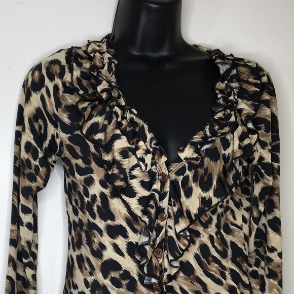 Miss SaSa Leopard print button down blouse - Picture 2 of 8